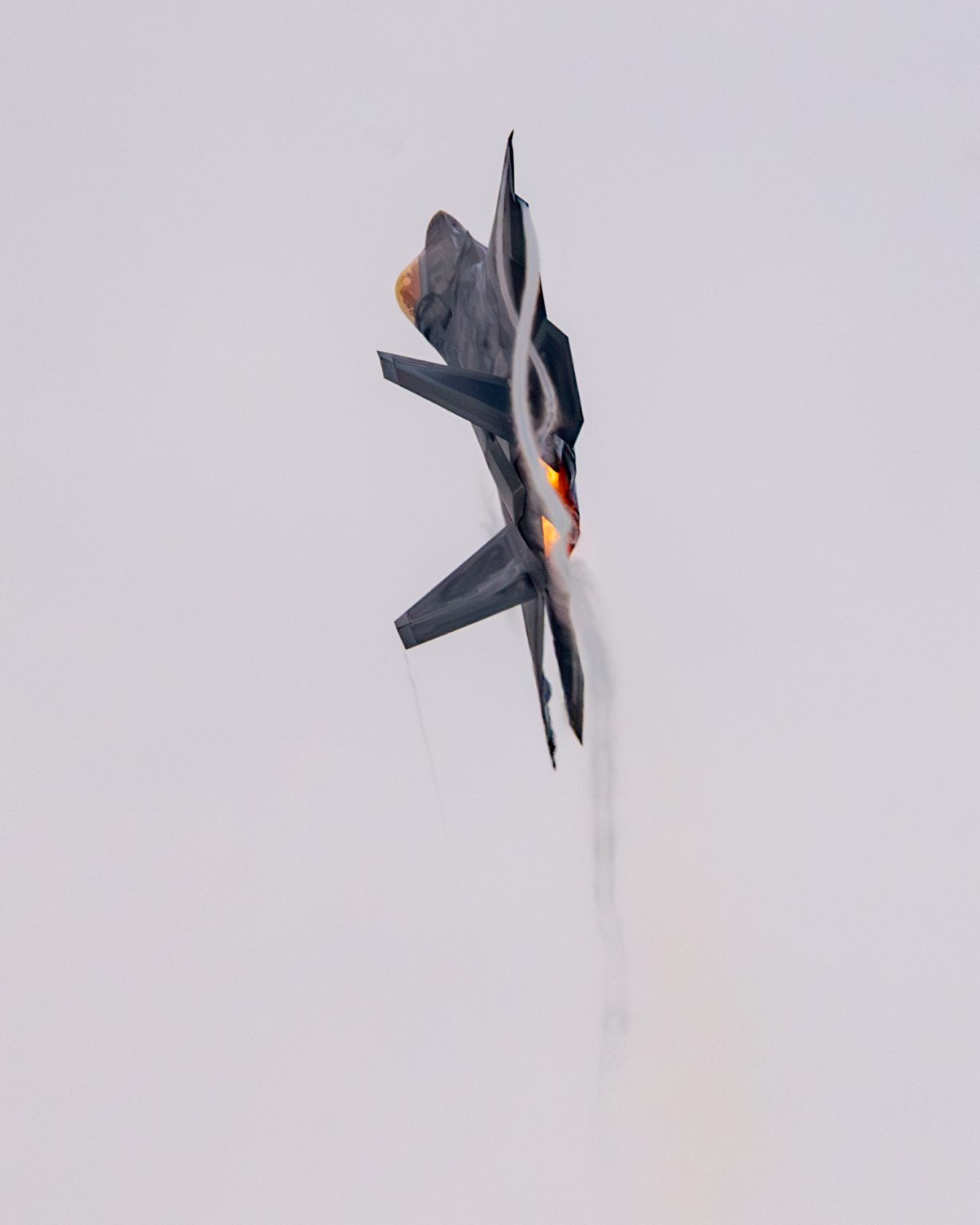 F22 4